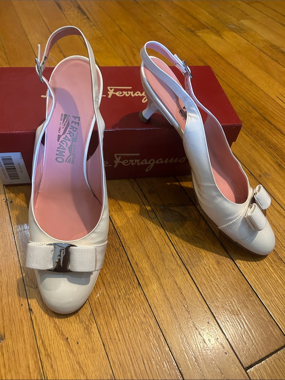 Salvatore Ferragamo White Patent Leather Slingback with Grosgrain Bow - Picture 2 of 4